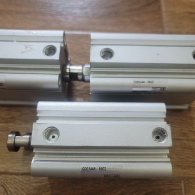 Xilanh vuông SMC CDQ2A40-50DZ (used) ()
