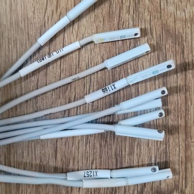 Cảm biến từ xilanh SMC 3 dây D-M9N dài tối thiểu ~ 25cm (used, đã test OK) ()